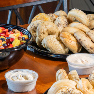 Bagels & Fruit — 12-Bagel Package