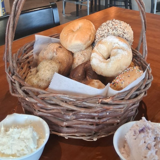 Good to Go — 12 Bagels & Schmear.