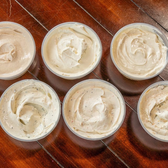 8 oz. Specialty Honey Schmear.